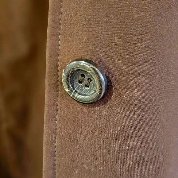 Ladies brown lightweight coat . Raincoat . - Picture 3 of 5